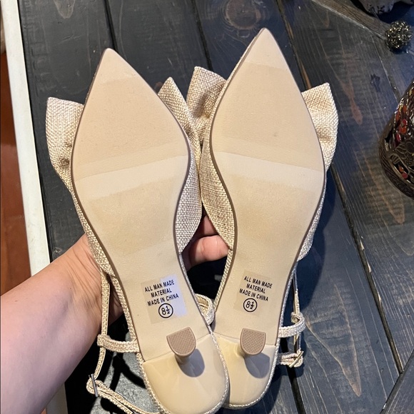 NWOB Elegant Beige Bow Slingback Heels - Picture 9 of 9